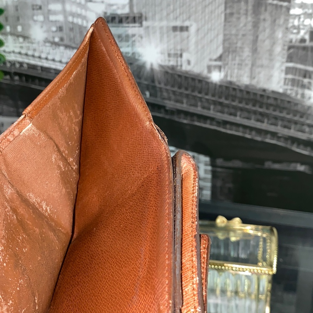 Authentic Vintage Louis Vuitton Monogram Elise Wallet - Picture 12 of 16